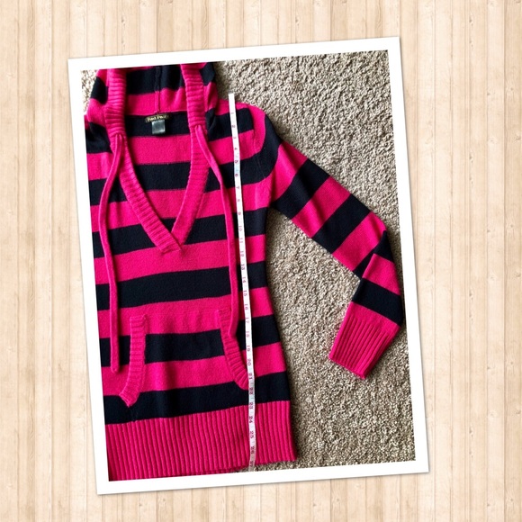 Red Paint sweater - Picture 2 of 4